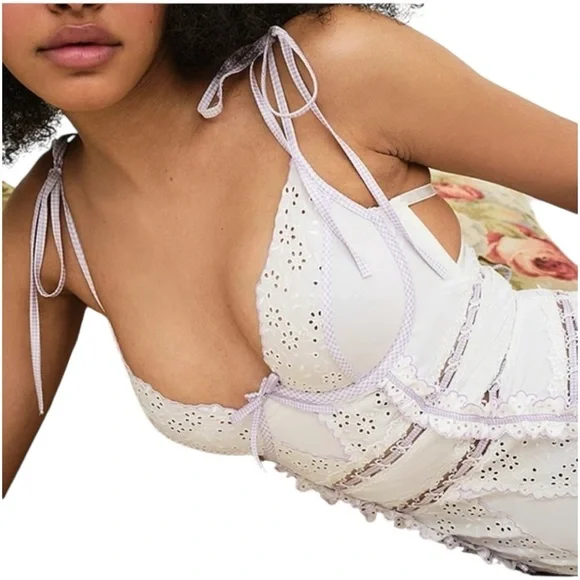 For Love and Lemons Daisy Eyelet Embroidered Bodysuit White and Lavender 36C NWT - Picture 4 of 6